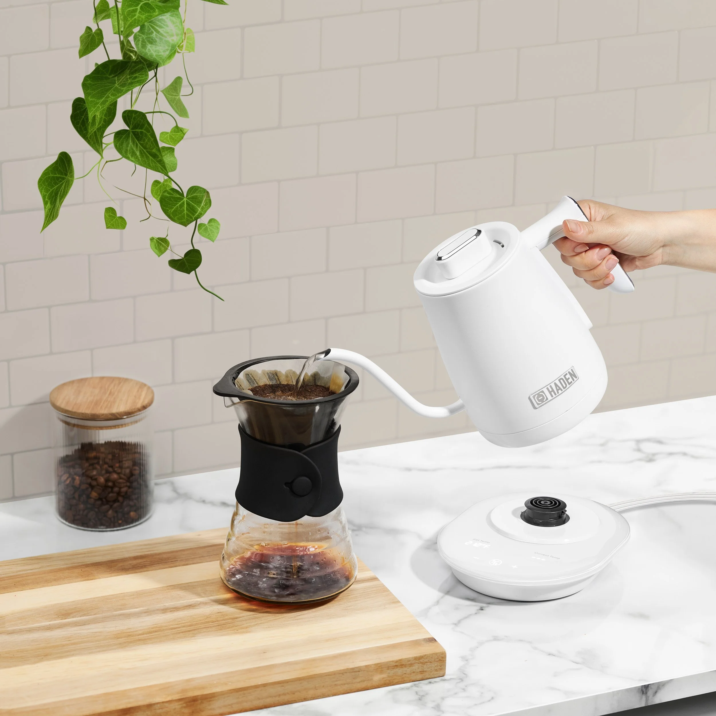 Haden Gooseneck Cordless Electric Kettle - Black and Copper
